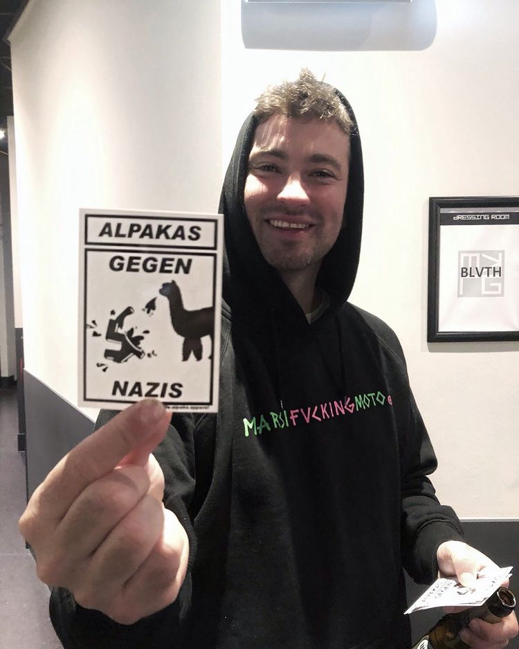 aplakas gegen nazis, sticker mit Marteria